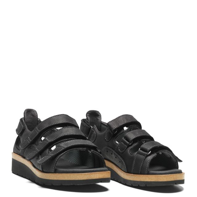 Women´s sandal with velcro straps adjustable heel counter