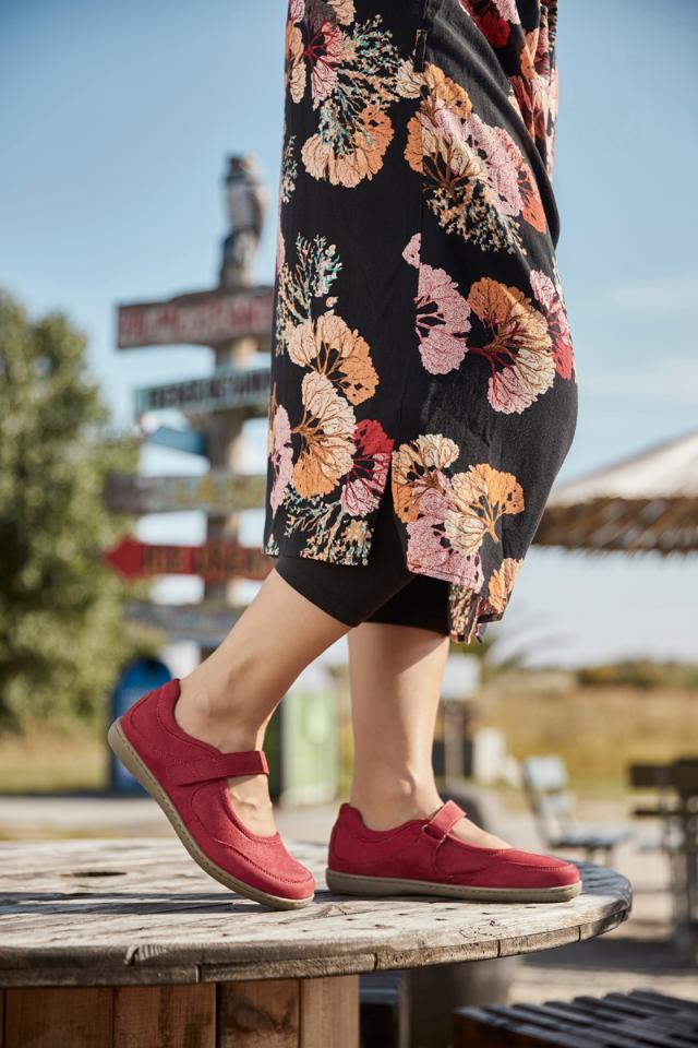 Ballerina with velcro fastening