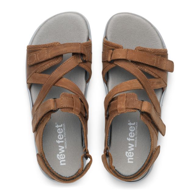 Women's sandal with three adjustable velcro straps