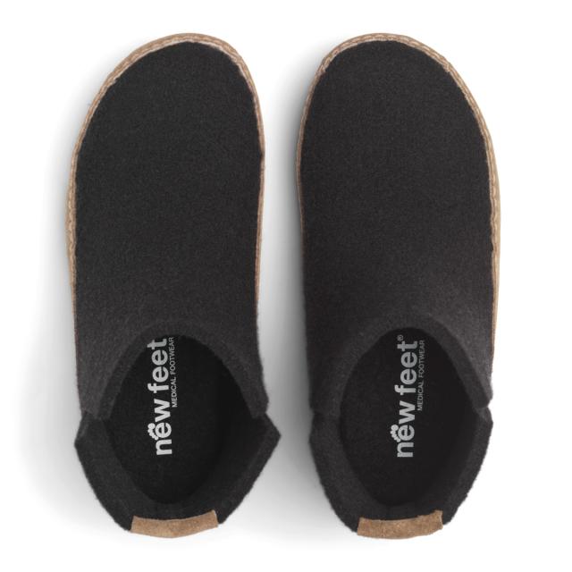 Women's indoor slippers with high shaft and leather sole