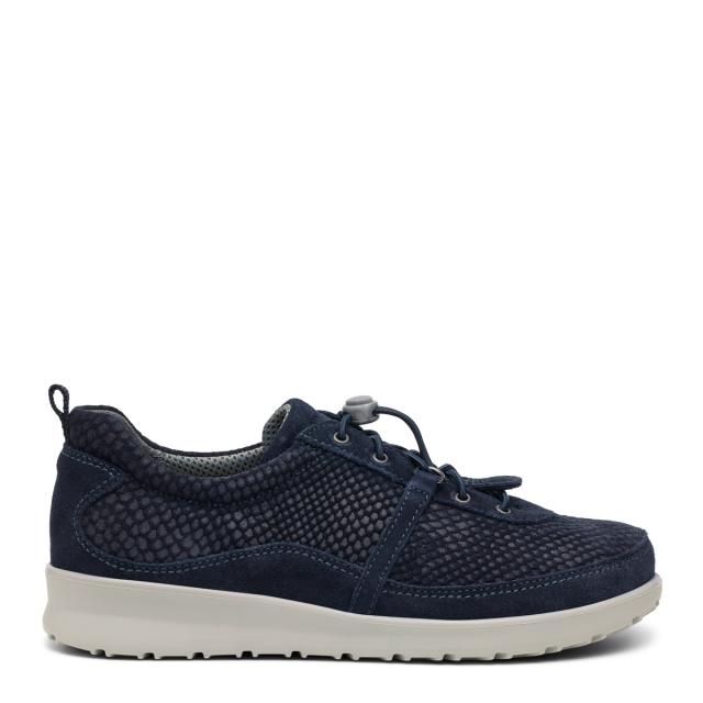 Womens shoe with elastic lace