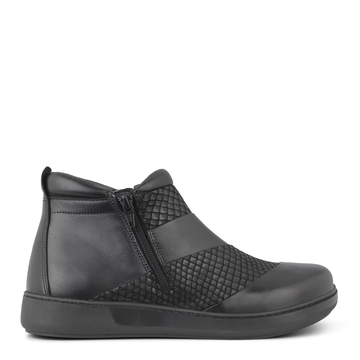 Womens low zipper boot