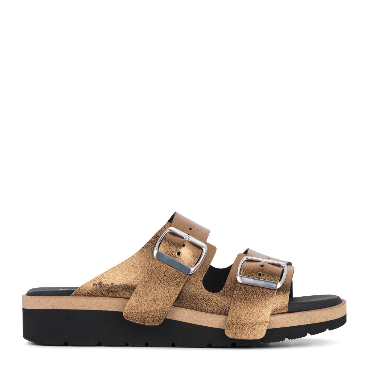 Women´s slipper with buckles for adjustments