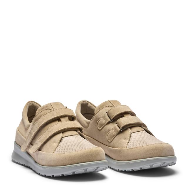 Women's shoes with two adjustable velcro straps