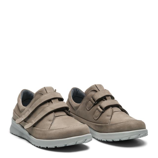 Women's shoes with two adjustable velcro straps