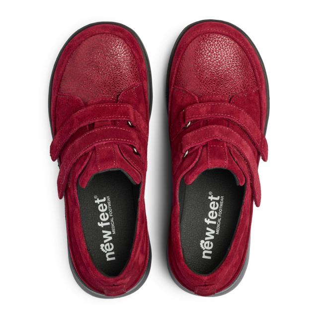 Women's shoes with two adjustable velcro straps