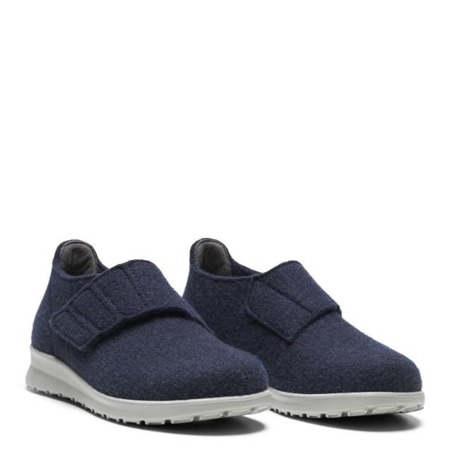 Women´s Indoor shoe with Velcro strap and heel cap