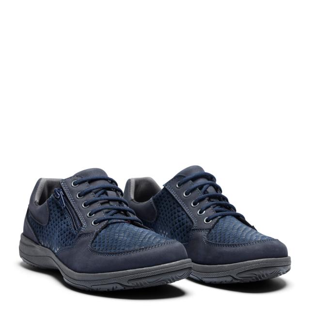 Women´s laced shoe with zipper