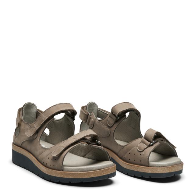 Women´s sandal with two adjustable velcro straps and half-open heel cap