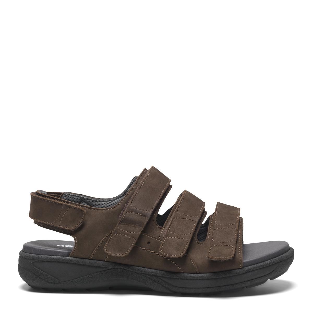 Sporty men's sandal with adjustable straps