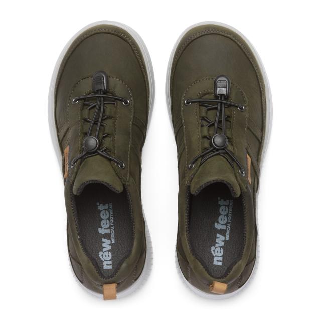 Sporty shoes for women with elastic laces