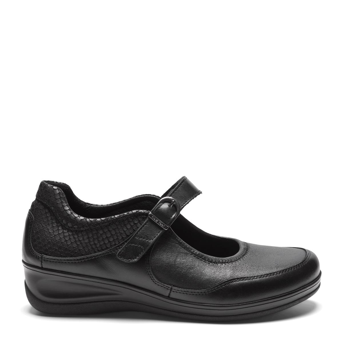 Ballerina with adjustable velcro closure and heel lift