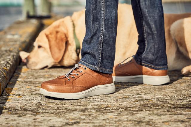 Men´s shoe with elastic lace