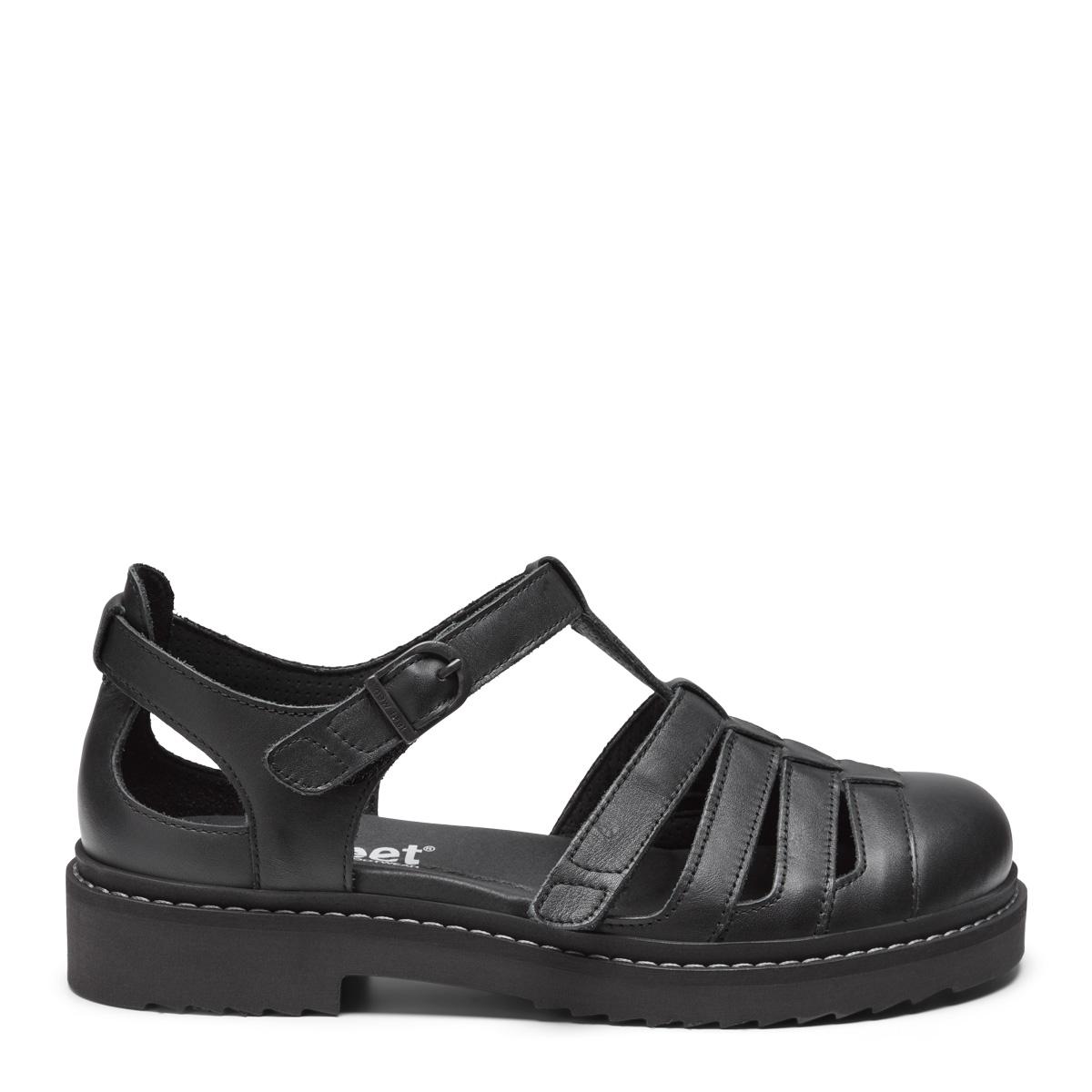 Closed women's sandal with half-open heel cap and two adjustable straps