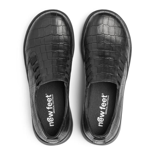 Loafer with elastic at both sides