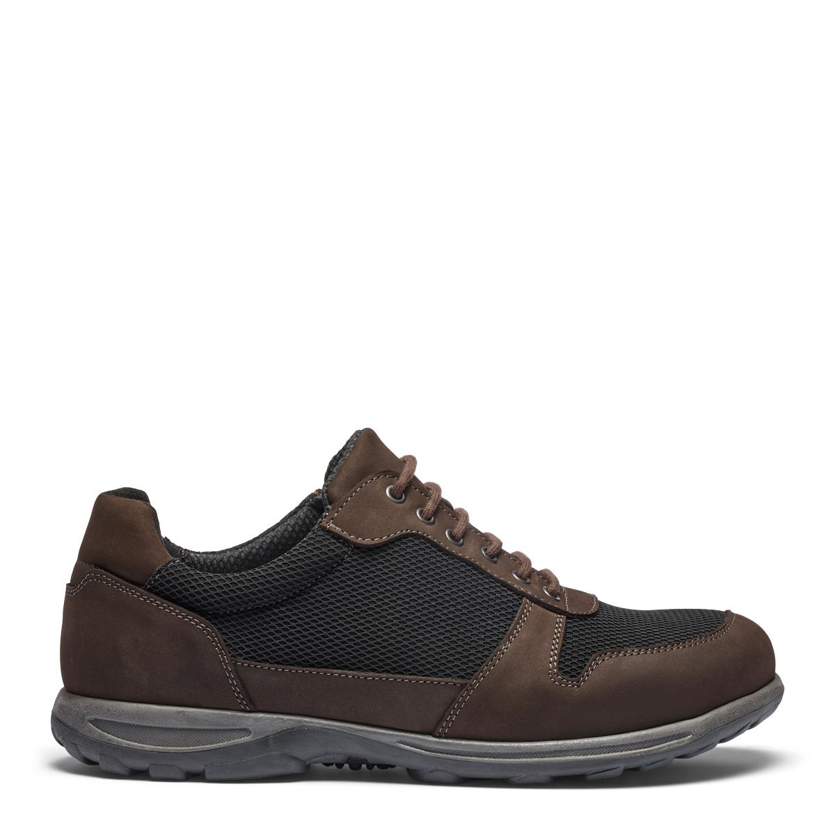 Casual men’ s shoe with lace and zip