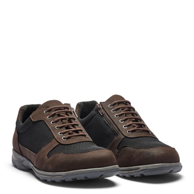 Casual men’ s shoe with lace and zip
