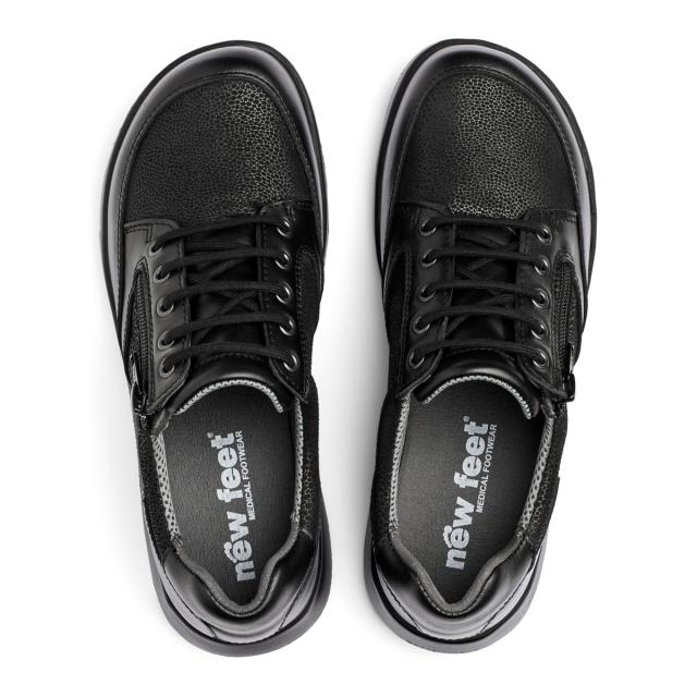Women´s laced shoe with zipper