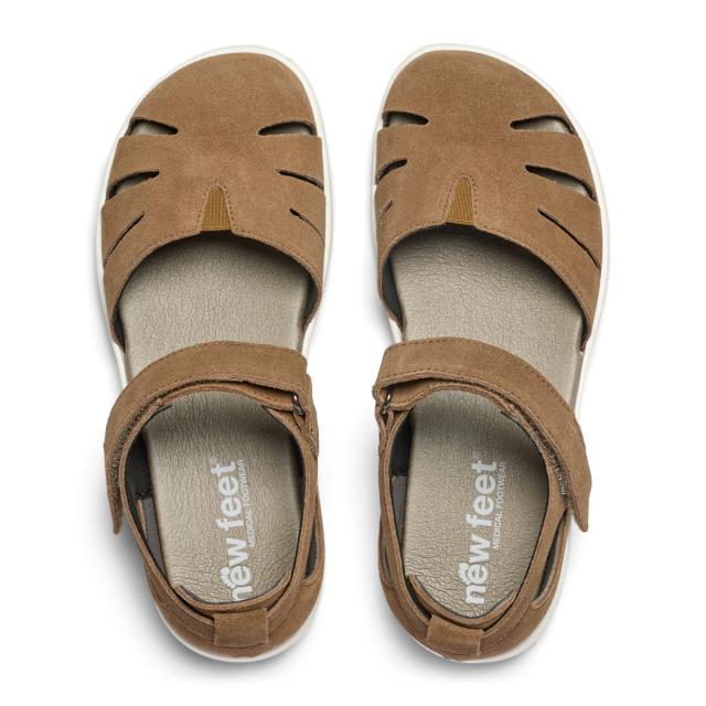  Closed toe -sandal with a single velcro strap
