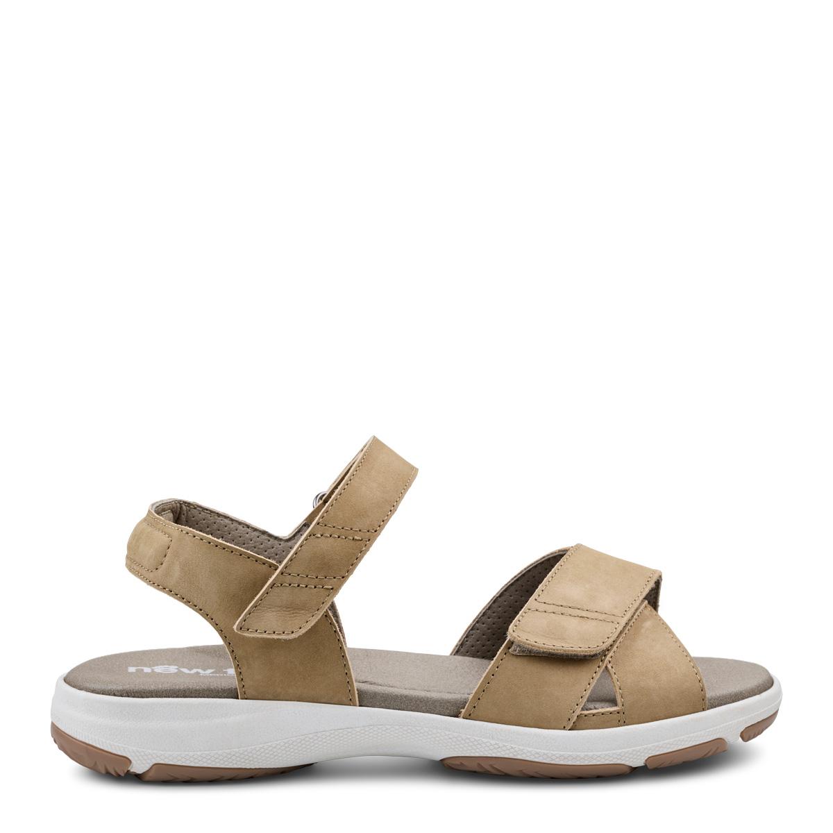 Women´s sandal with heel strap and two velcro straps