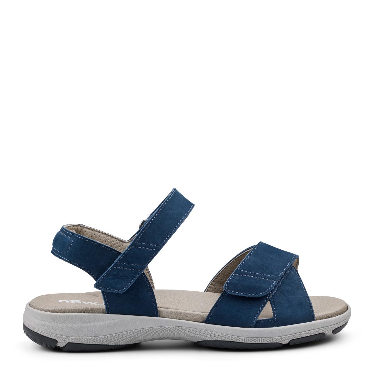Women´s sandal with heel strap and two velcro straps