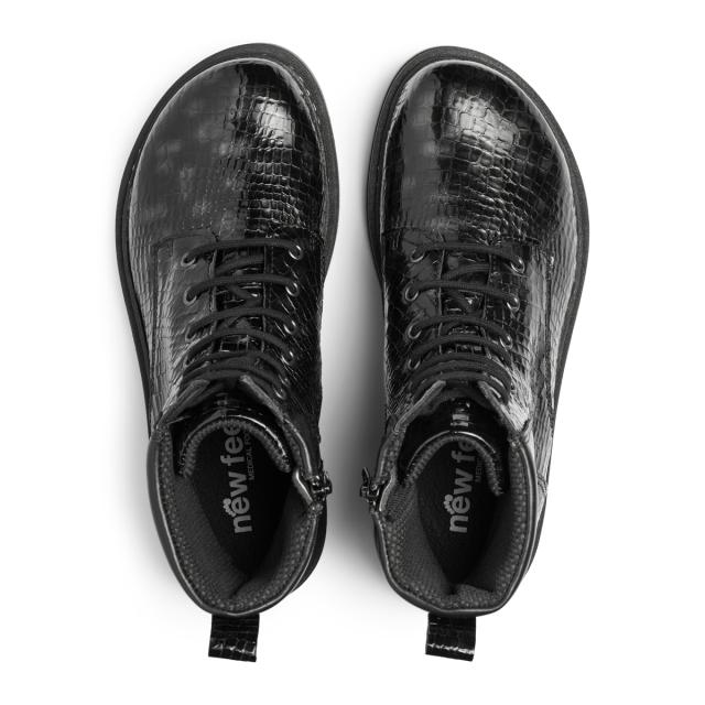 Lace-up boot with textilelining and zipper