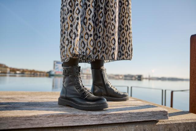 Boot with bouclesdetail, Picos© lining, lace and zipper