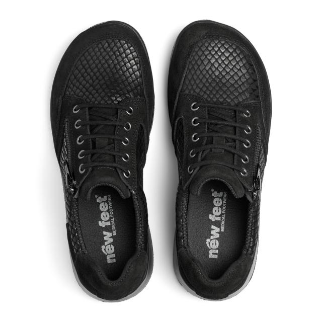 Women´s laced shoe with zipper