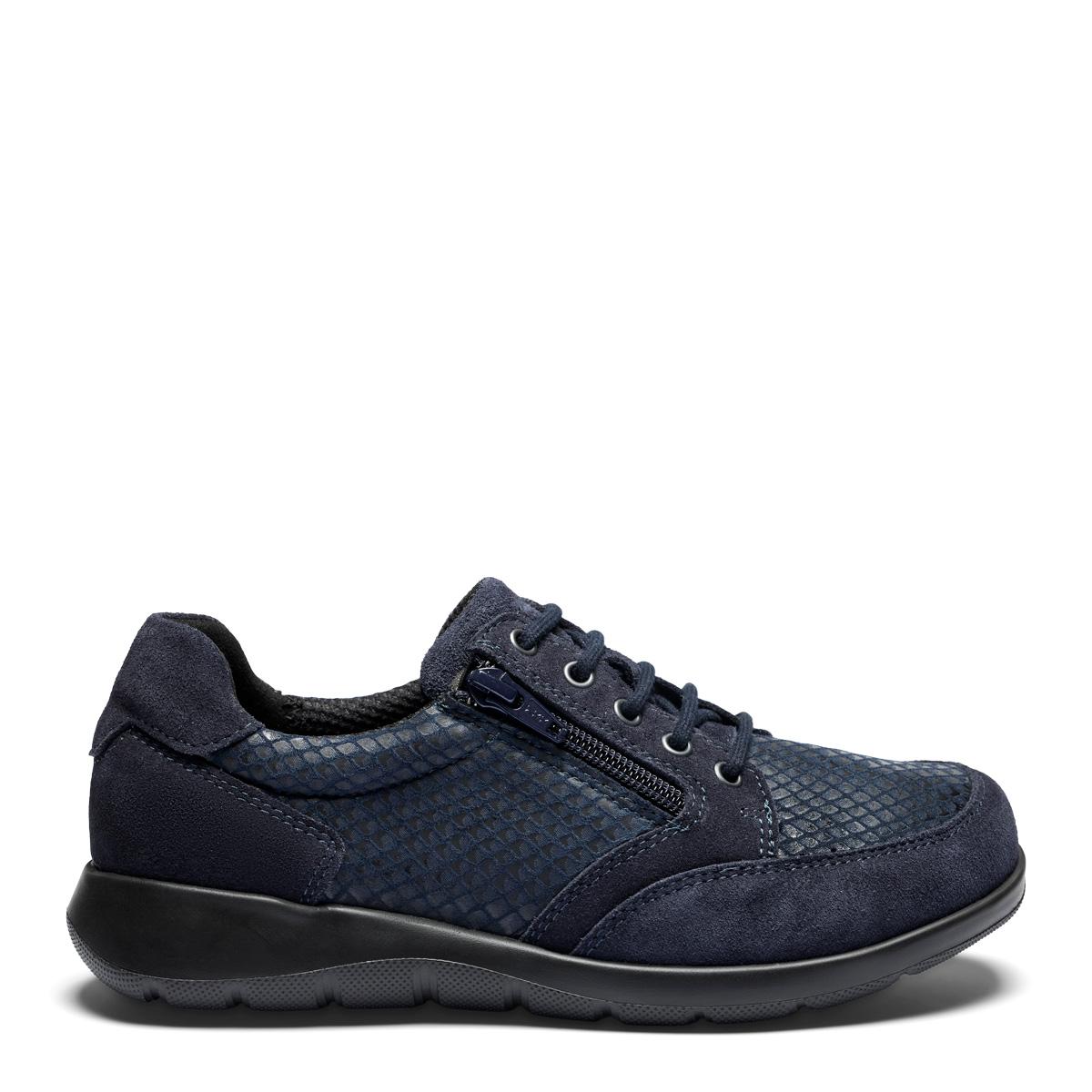 Women´s laced shoe with zipper