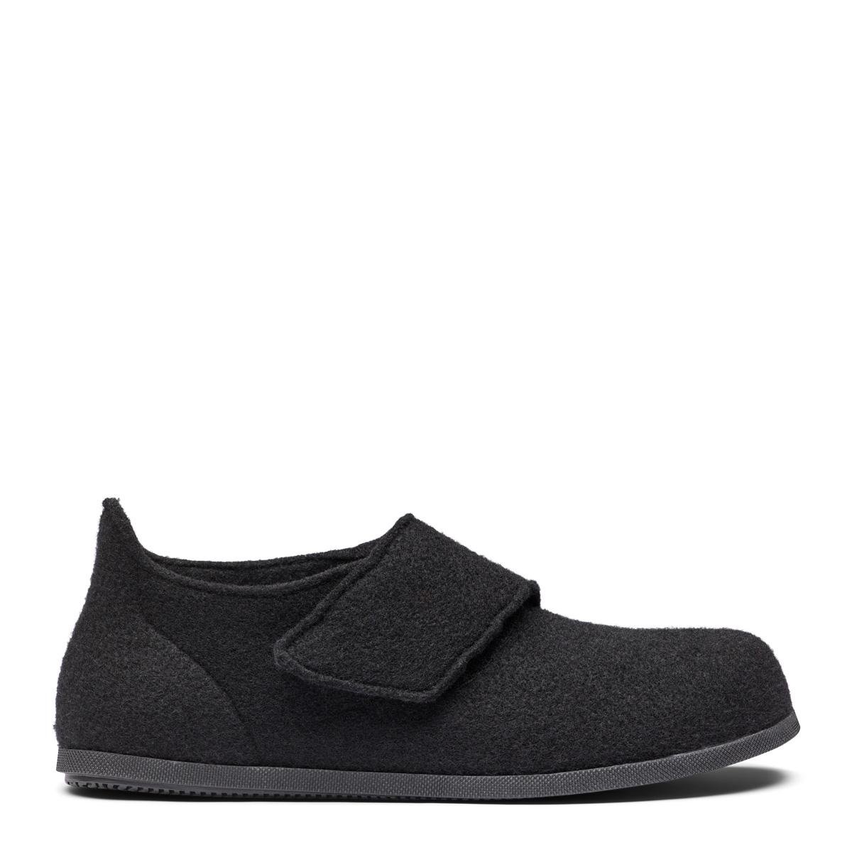 Men's indoor slipper with closed heelcap