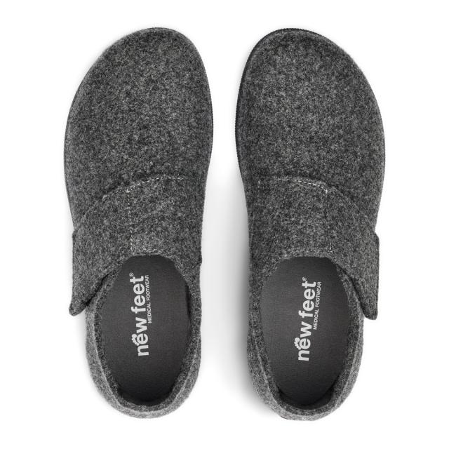 Men's indoor slipper with closed heelcap