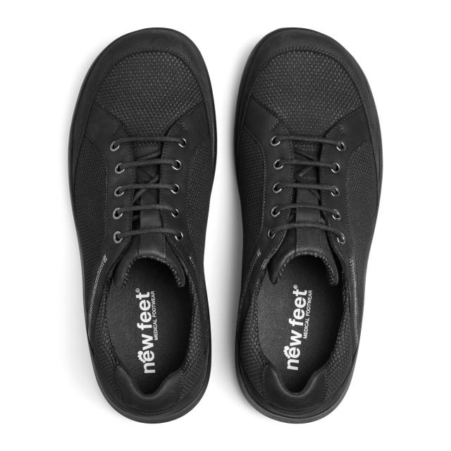 Classic men shoe with laces