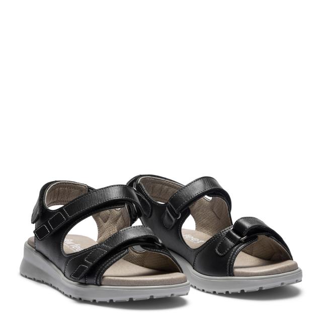 Women's sandal with adjustable straps and an adjustable heel strap