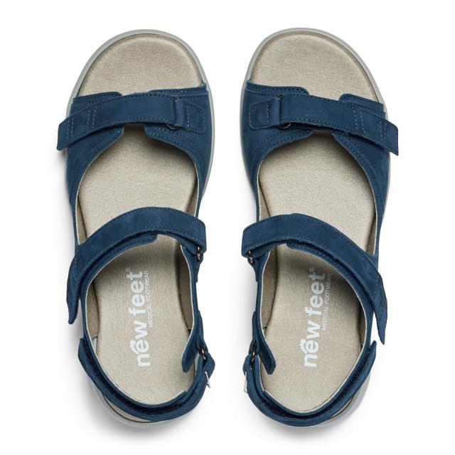 Women's sandal with adjustable straps and an adjustable heel strap