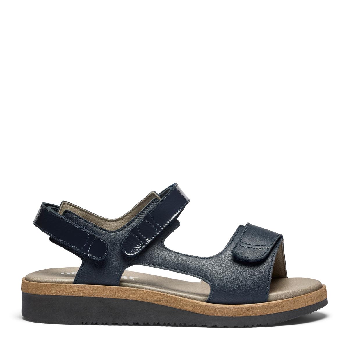 Women's sandal with multiple adjustment options