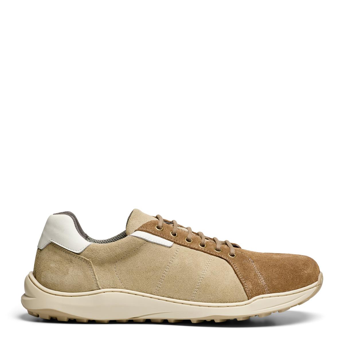 Sporty men´s shoe with lace