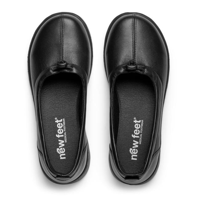 Comfortable ballerina with an adjustable elastic trim