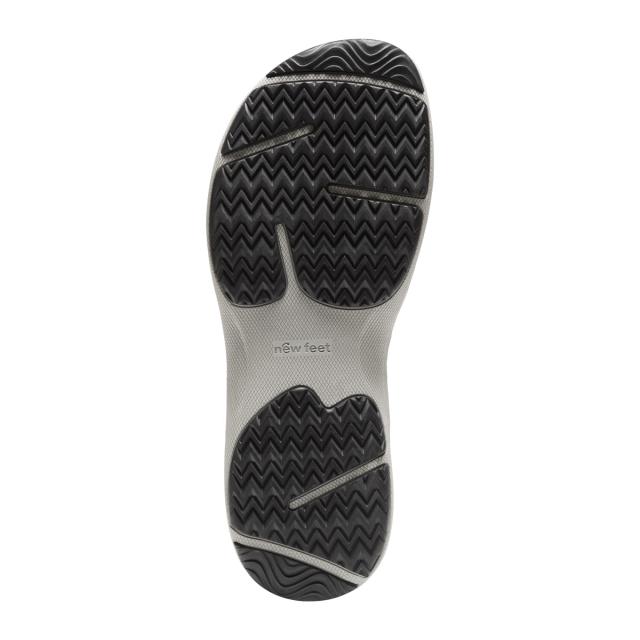 Slipper with sporty outer sole and two adjustable buckles