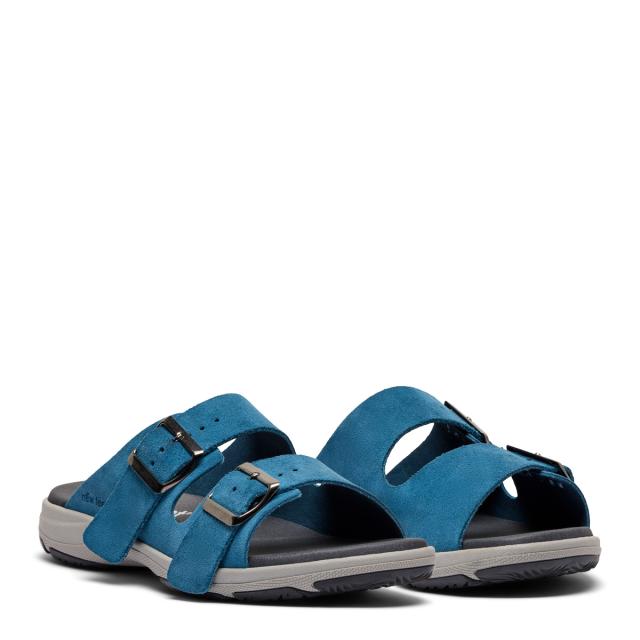 Slipper with sporty outer sole and two adjustable buckles