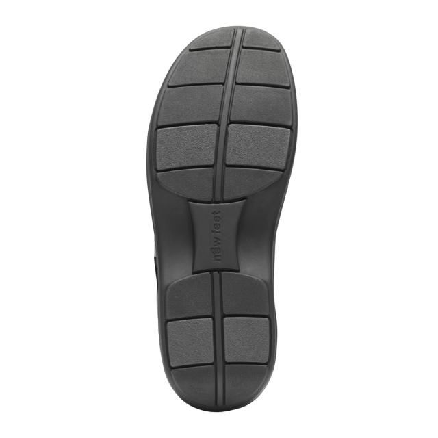 Mens shoe with double velcro