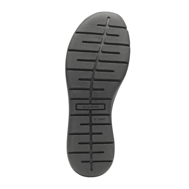 Men´s sandal with three velcro straps and heel cap