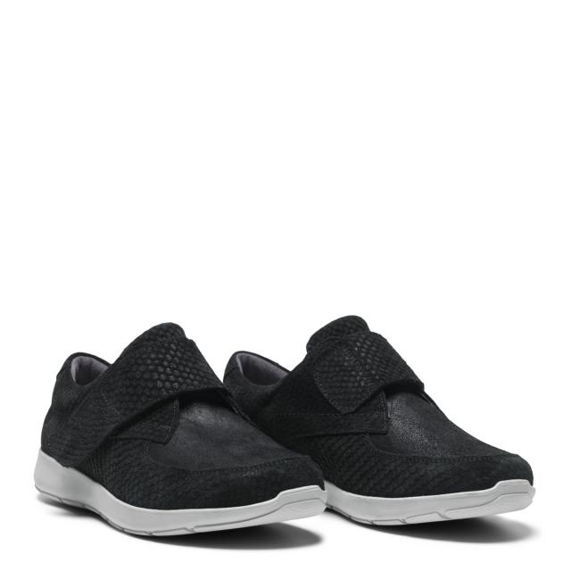 Women's shoes with adjustable velcro strap