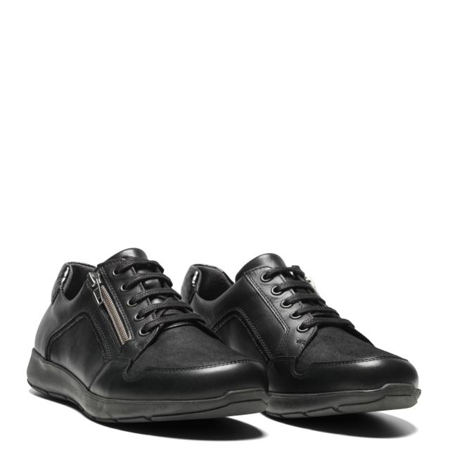 Womens laced shoe with zipper