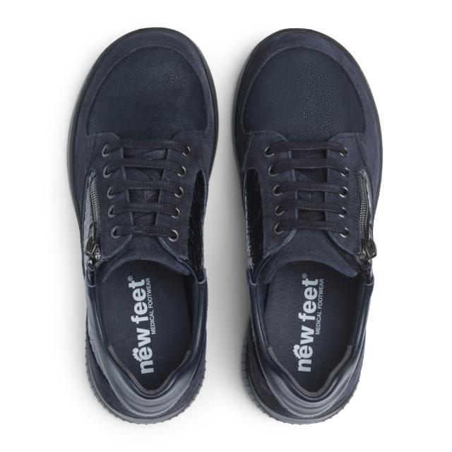 Women's shoes with laces and zipper