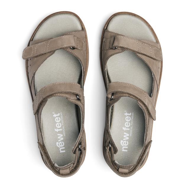 Women´s sandal with two adjustable velcro straps and half-open heel cap