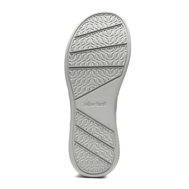 Sandal with closed heel cap for women