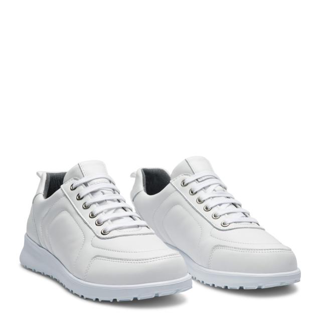 Sporty lace-up shoe for women