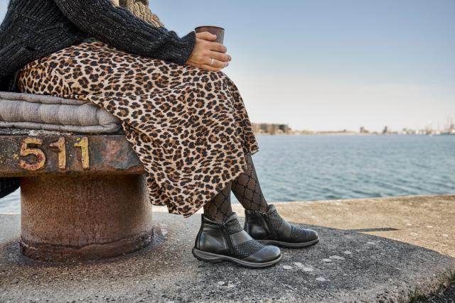 Women´s  ankel boot with zipper on both sides