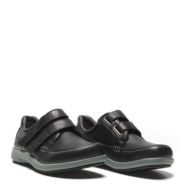 Classic shoes with two adjustable velcro straps for women