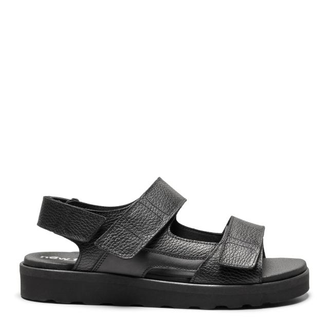 Men´s sandal with two velcro straps and a adjustable heelstrap